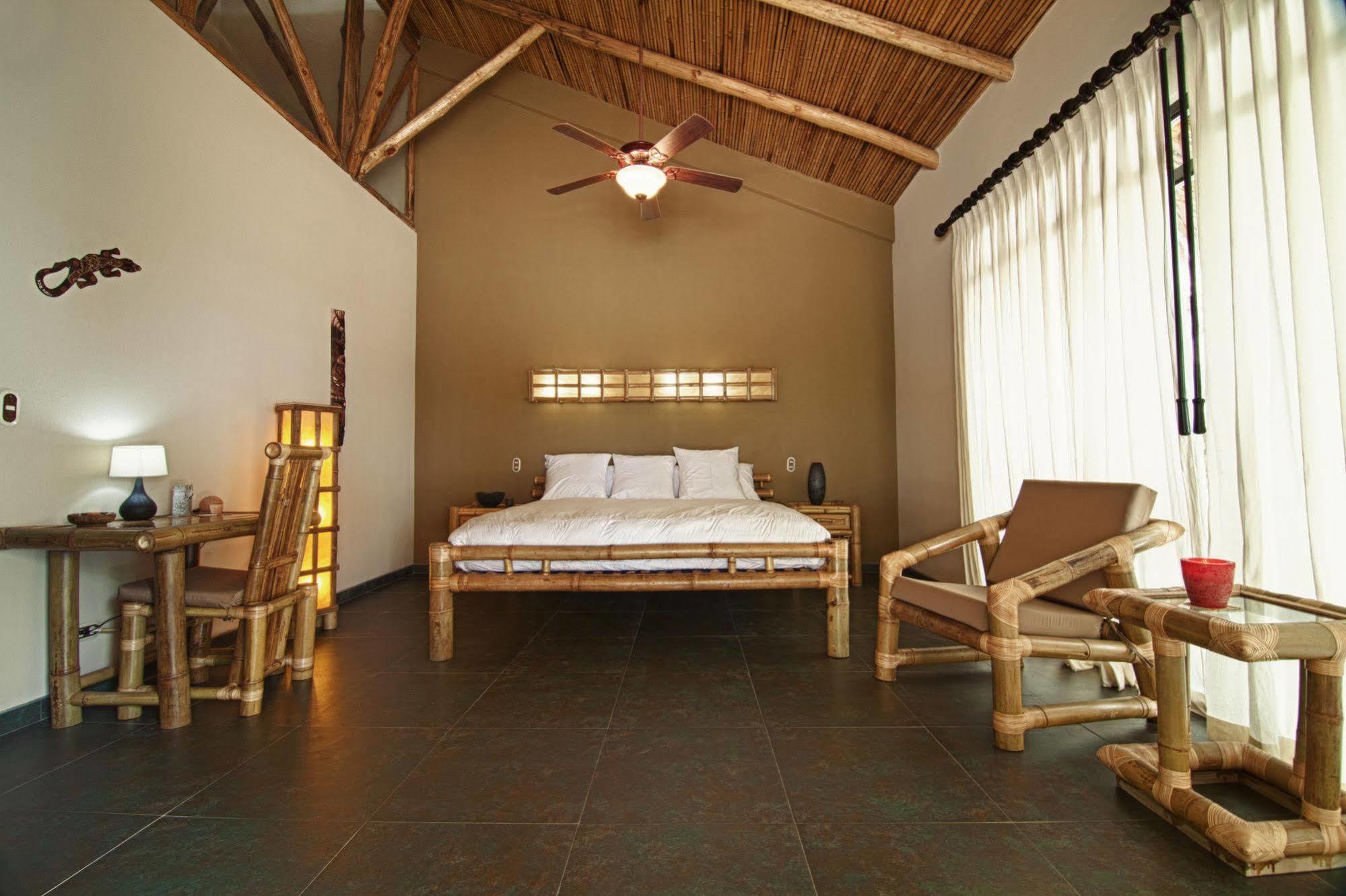 Clandestino Beach Resort Парита Екстериор снимка