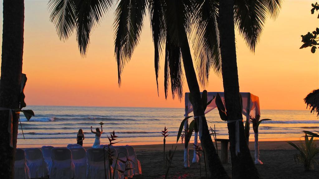 Clandestino Beach Resort Парита Екстериор снимка